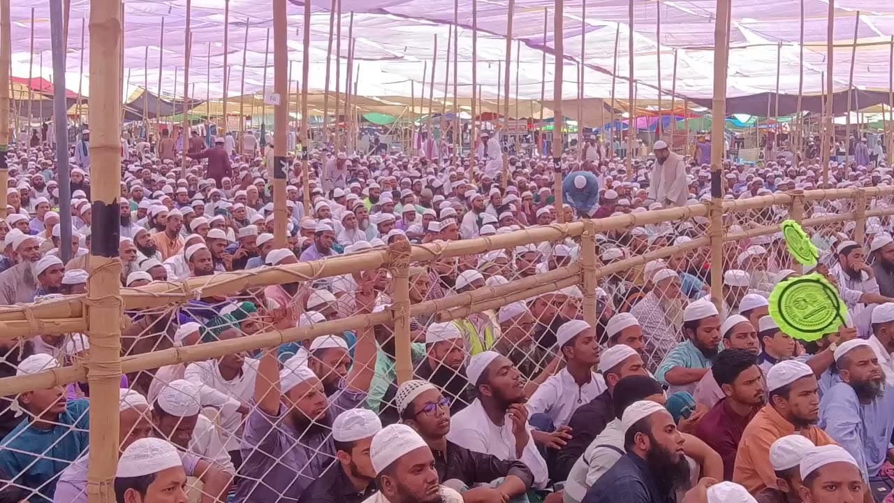 বক্তব্য রাখছেন ধর্ম উপদেষ্টা আবুল ফয়েজ মুহাম্মদ খালিদ হোসেন।